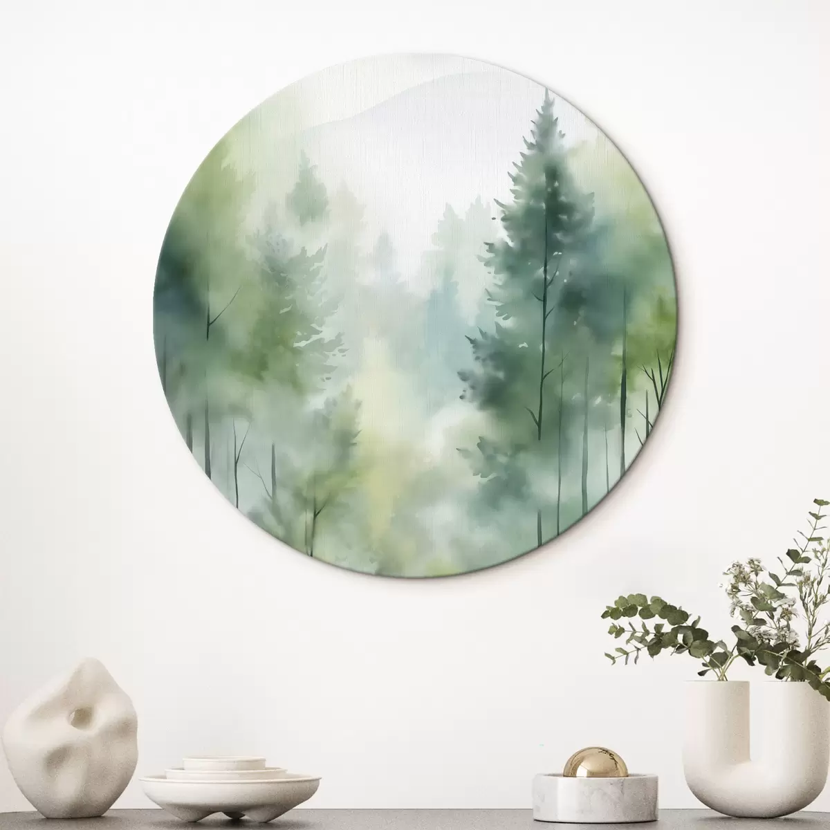 Tableaux rondes Imitation d'une aquarelle représentant une forêt brumeuse avec de grands pins et des montagnes en arrière-plan. r46690
