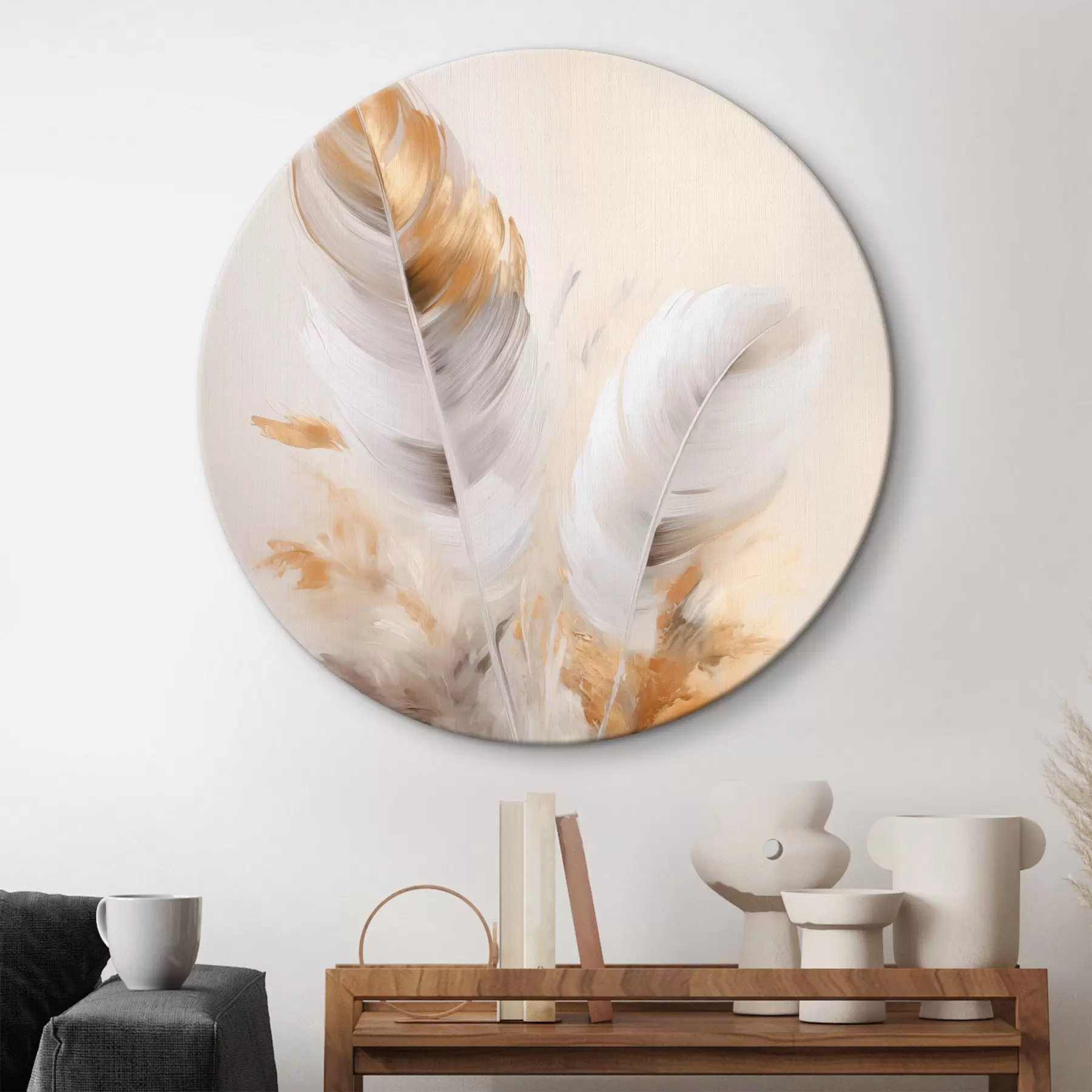 Tableau Plumes abstraites, entourées de plumes beiges et brunes, douces et délicates, sur un fond beige clair r46711