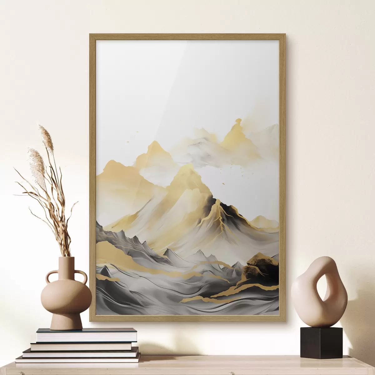 Poster Montagnes texturées jaunes et noires aux sommets enneigés, style peinture à l'encre, chaîne de montagnes minimaliste f46684