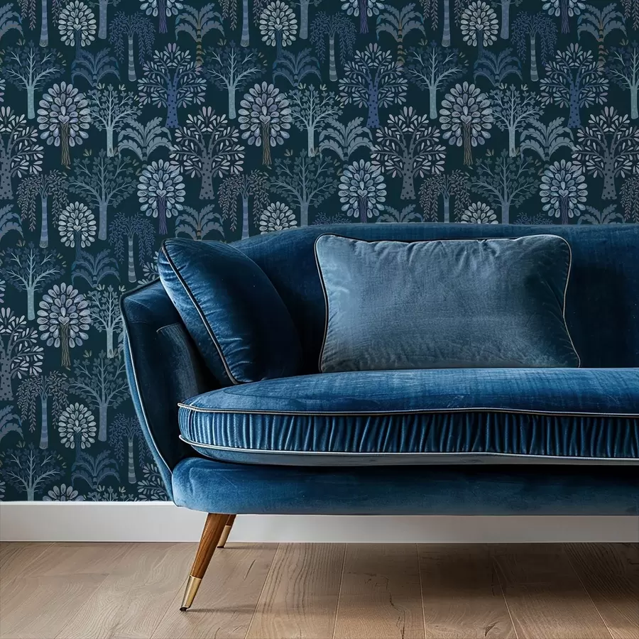 Papier peint Forêt nocturne avec des arbres décoratifs dans des tons bleus a00960v2