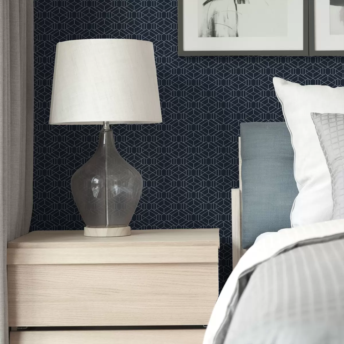 Papier peint Lattice géométrique bleu marine foncé composé de cubes a01066v1