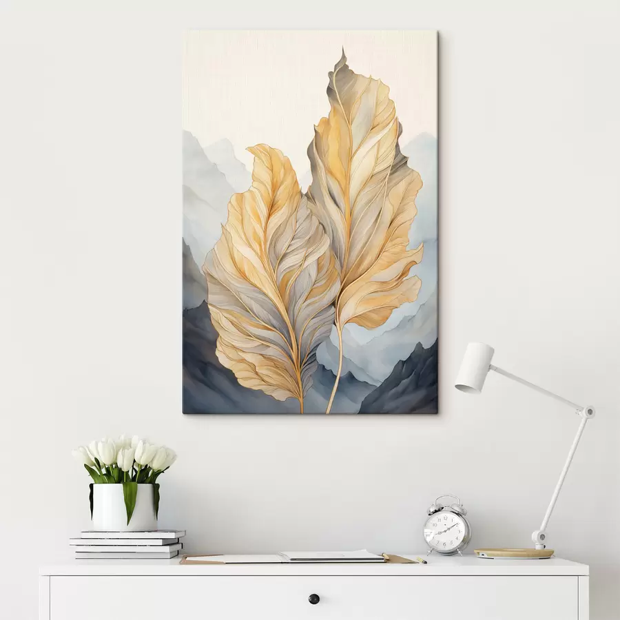 Tableau Feuilles abstraites, grandes, jaunes et brunes, aux détails complexes, sur fond de paysage montagneux. s47023