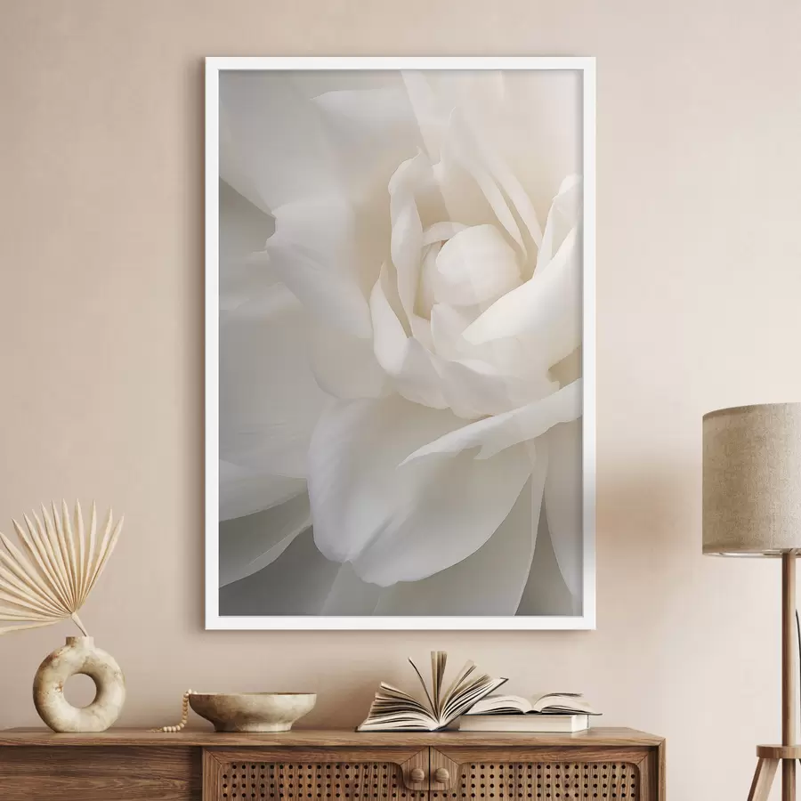 Papier peint Fleur blanche abstraite aux pétales délicats et superposés, art minimaliste f47025