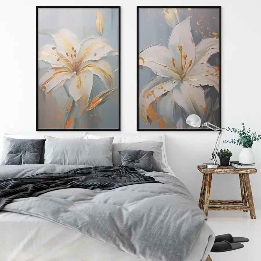 Papier peint Lys blancs avec des traits jaunes sur fond bleu d00497