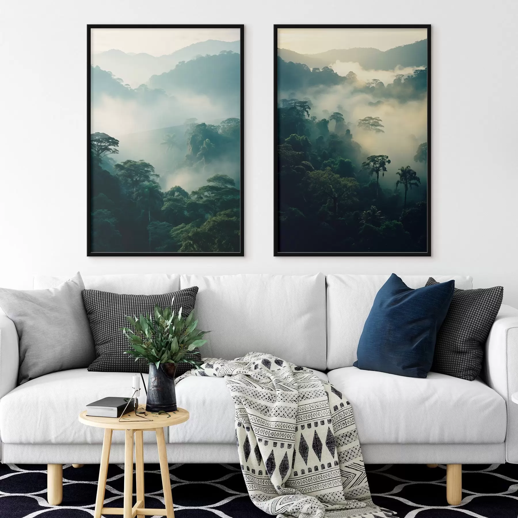 Papier peint Forêt tropicale avec des arbres verdoyants et une épaisse couche de brume, créant un environnement atmosphérique d00529