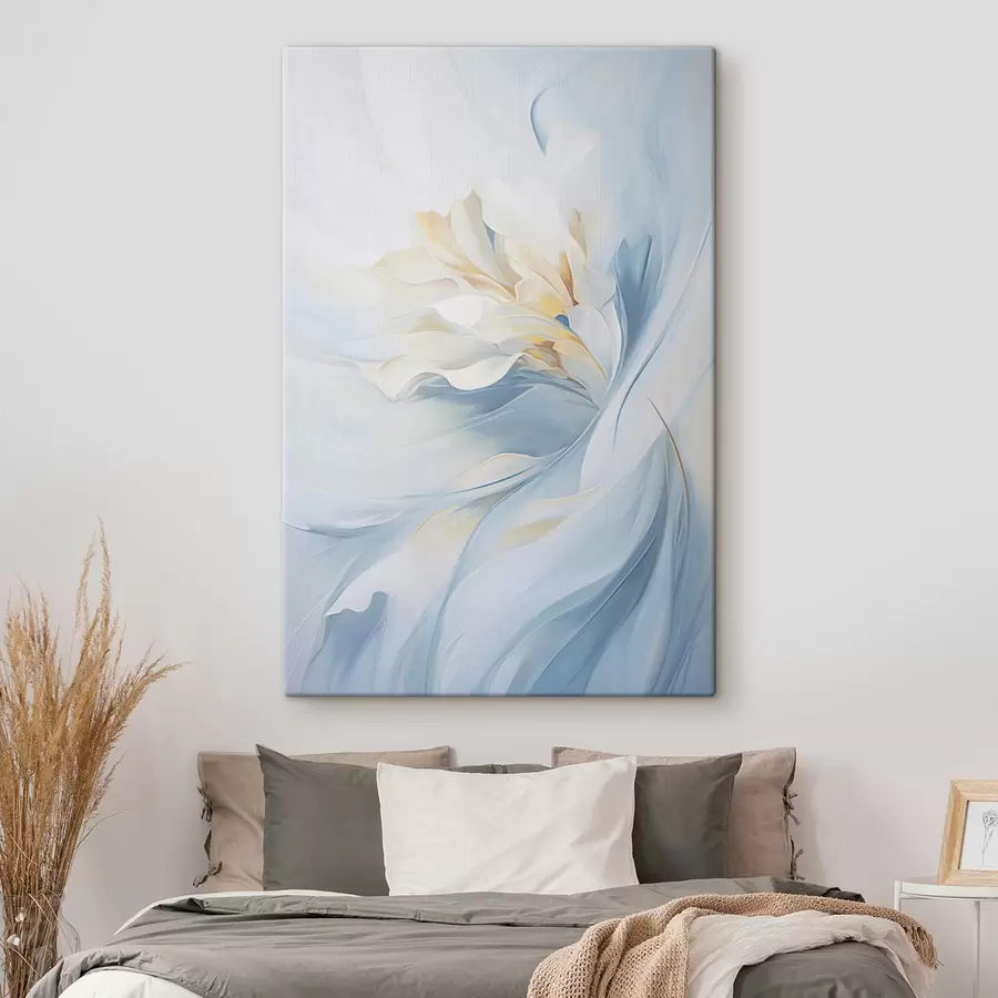 Tableau Résumé : pétales délicats et translucides tourbillonnant vers l'intérieur, avec un éclairage doux et une texture picturale. s47436