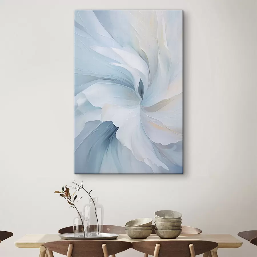 Tableau Résumé : pétales délicats et translucides tourbillonnant vers l'intérieur, avec un éclairage doux et une texture picturale. s47437