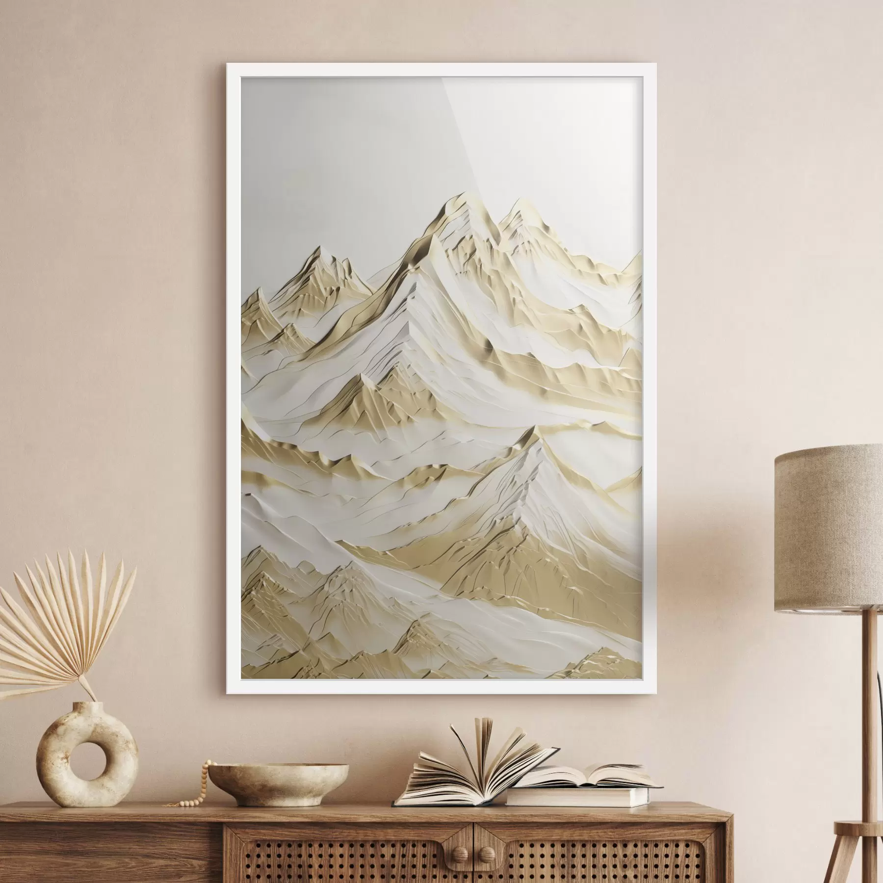 Papier peint Un paysage de montagnes jaunes enneigées aux pics acérés et aux vallées profondes sous un ciel clair. f47420