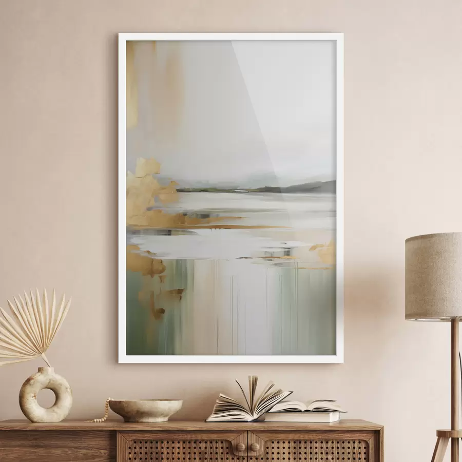 Papier peint Paysage abstrait aux tons jaunes et verts, eau reflétant le ciel et les montagnes lointaines, ciel pâle et brumeux f47438