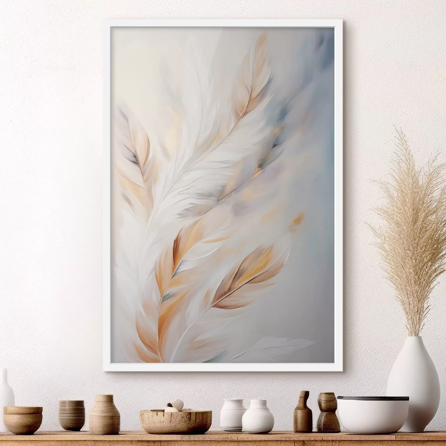 Papier peint Grandes plumes douces aux teintes blanches, jaunes et brunes, sur un fond clair et abstrait. f47443