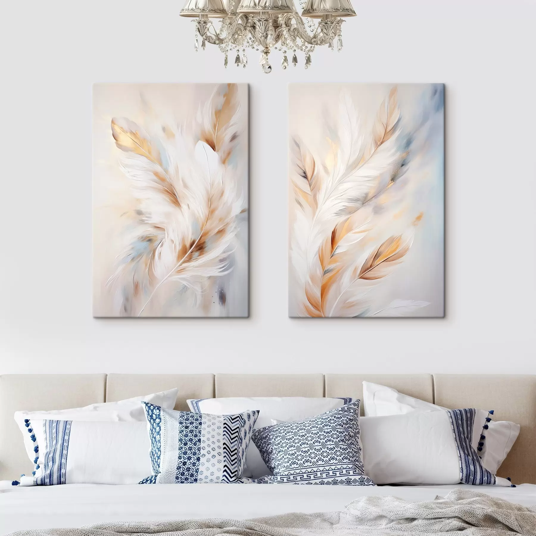 Tableau Grandes plumes douces aux teintes blanches, jaunes et brunes, sur un fond clair et abstrait. m01247