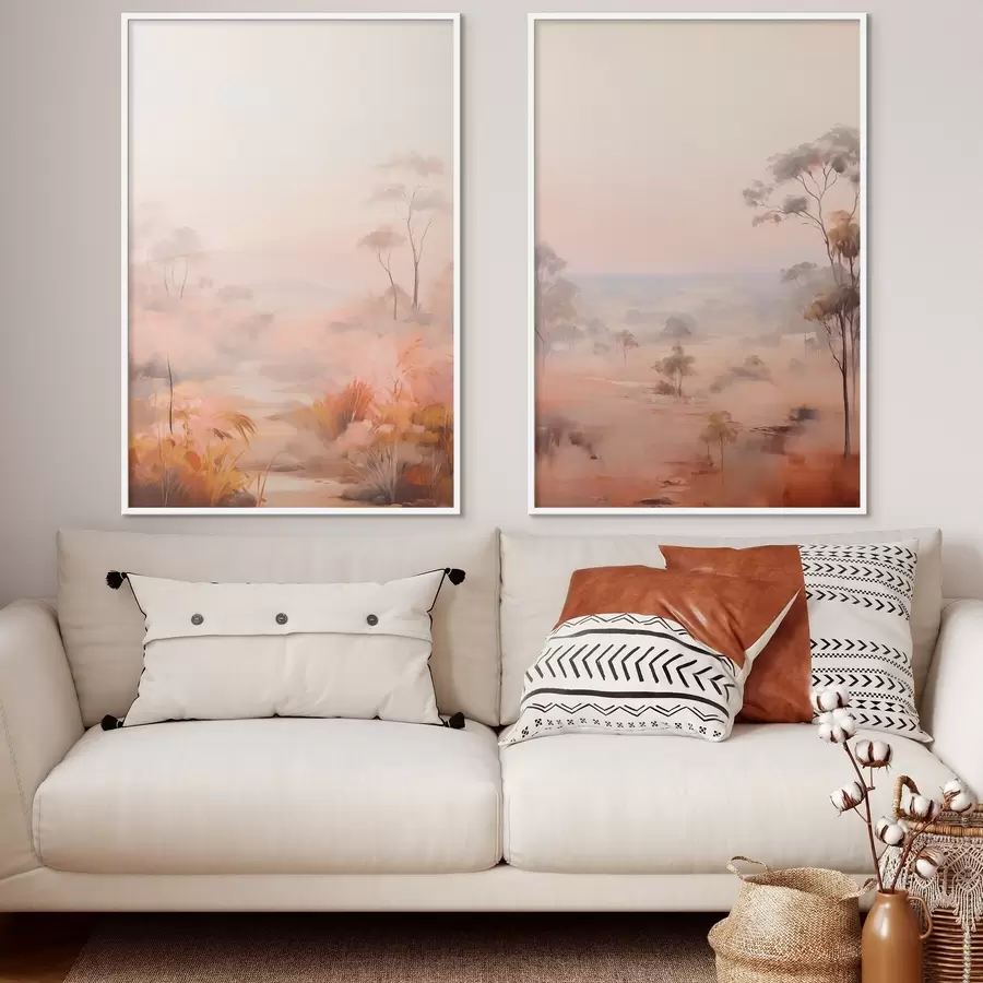 Papier peint Un paysage avec des buissons et des arbres dans les tons rose, orange et marron, avec des montagnes en arrière-plan d00646