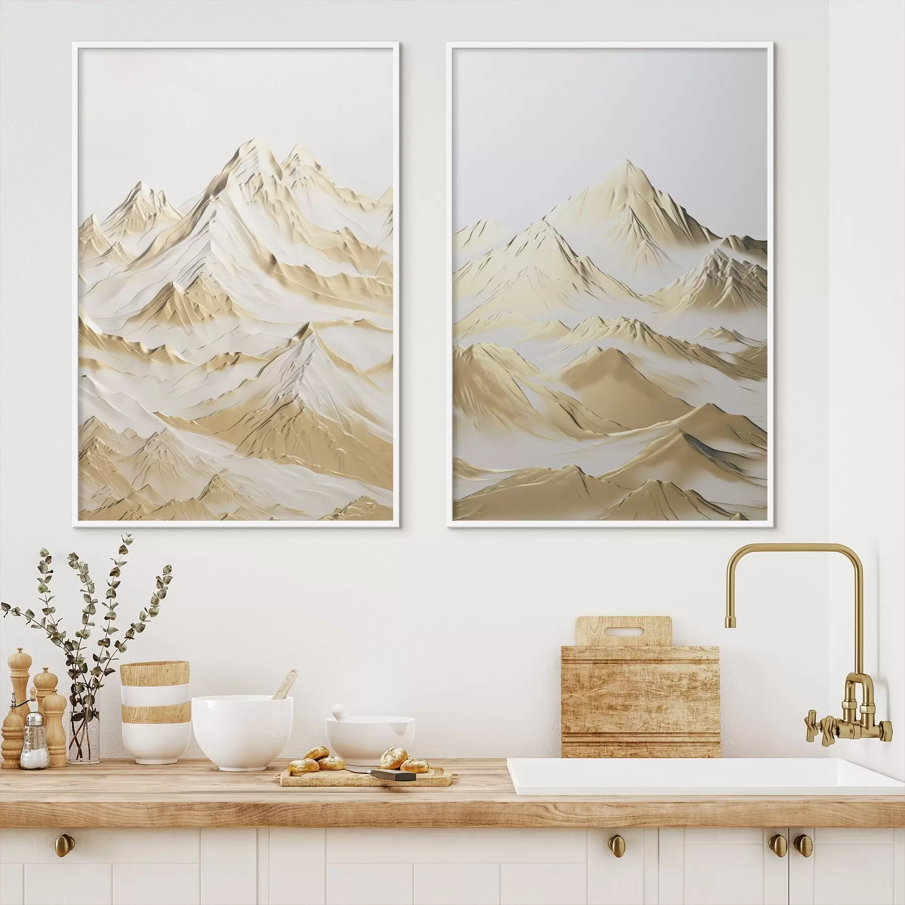 Papier peint Un paysage de montagnes jaunes enneigées aux pics acérés et aux vallées profondes sous un ciel clair. d01236