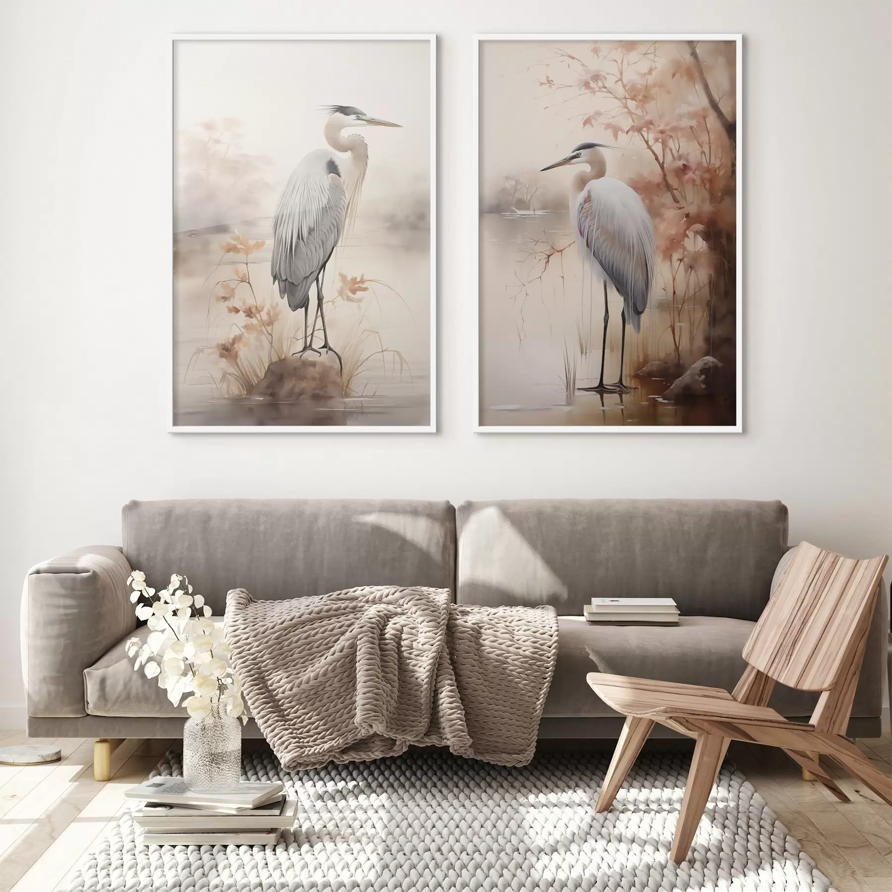 Papier peint Un héron se tient sur un rocher dans un lac, avec de hautes herbes et des arbres en arrière-plan. d01239