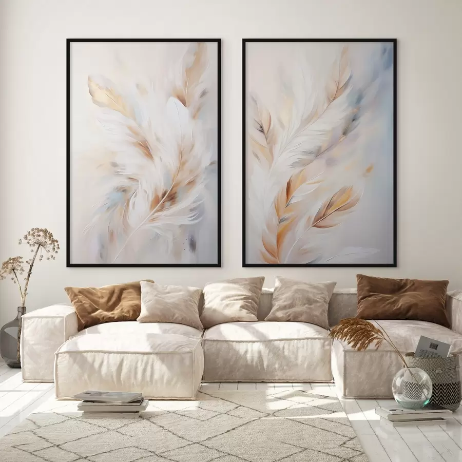 Papier peint Grandes plumes douces aux teintes blanches, jaunes et brunes, sur un fond clair et abstrait. d01247