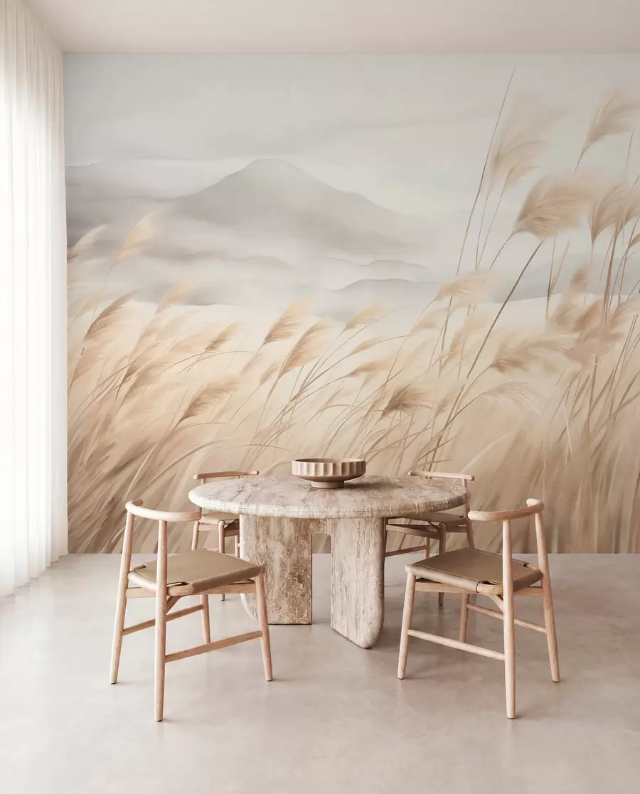 Papier peint Paysage montagneux texturé avec de hautes herbes sèches sous un ciel brumeux w09649