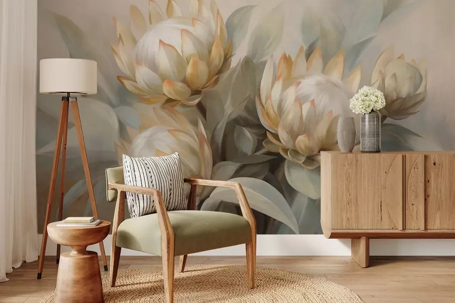 Papier peint Fleurs de protéa texturées avec des feuilles vertes et un arrière-plan doux et flou w09738