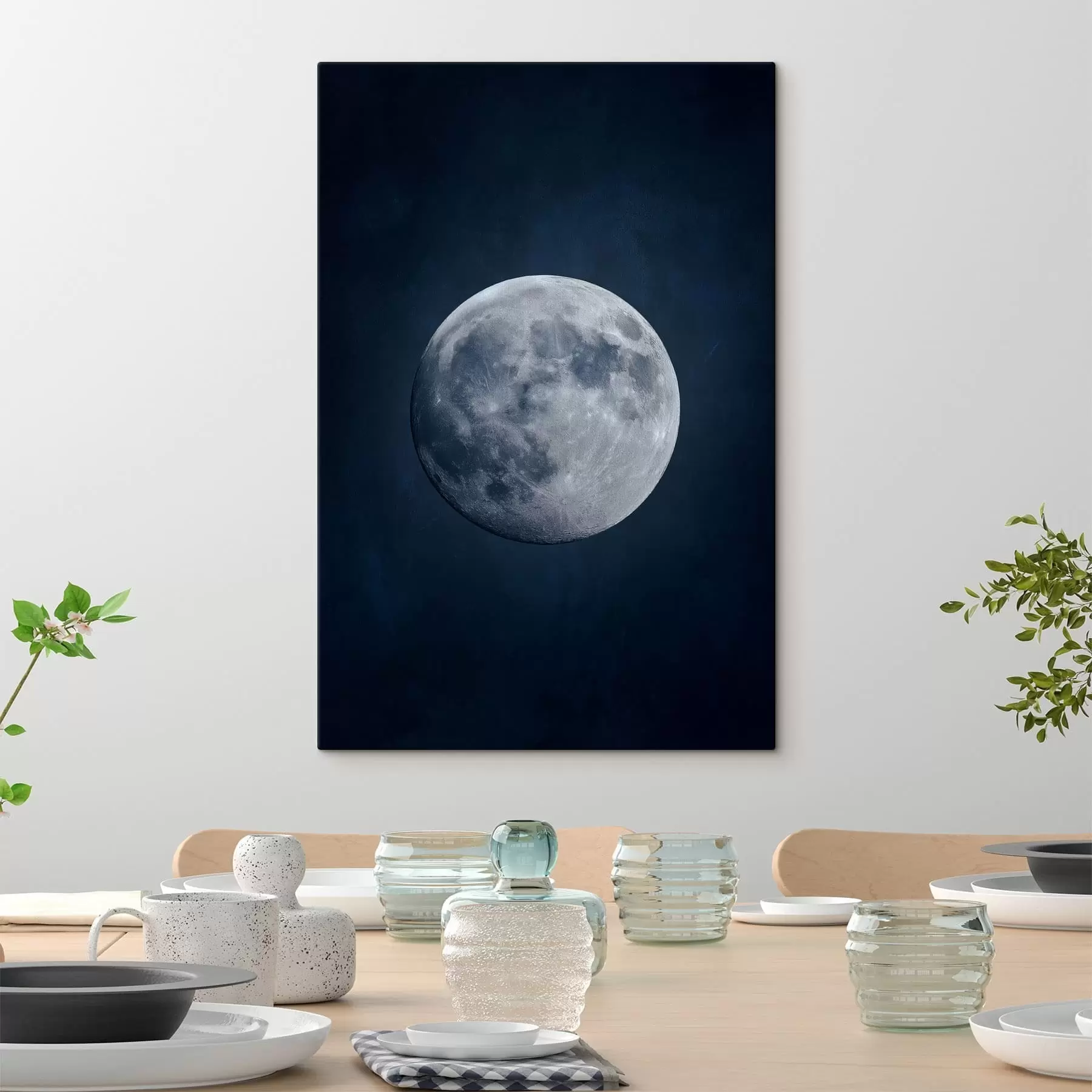 Papier peint pleine lune centrée sur un fond texturé bleu marine foncé s48122