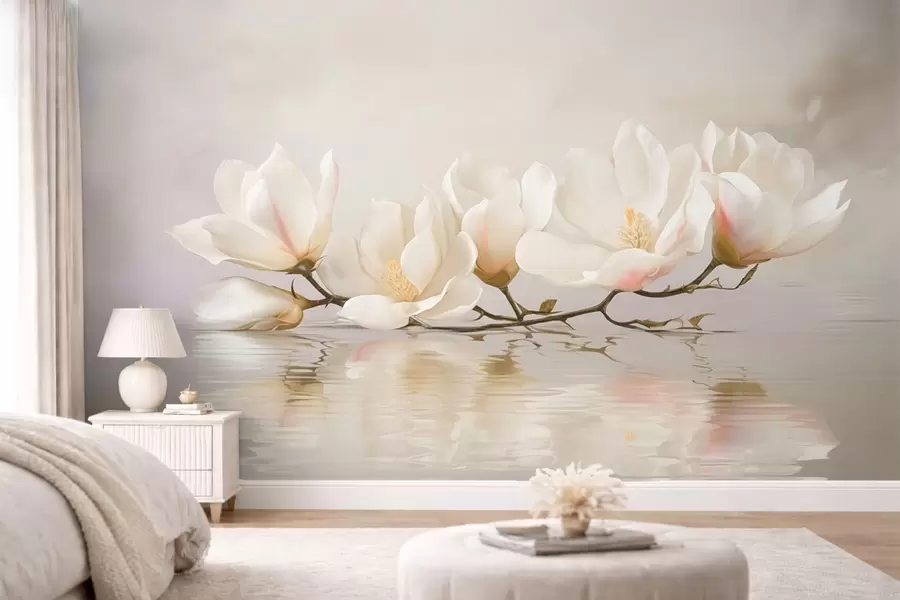Papier peint Fleurs de magnolia claires sur une branche au-dessus du reflet de l'eau w05353