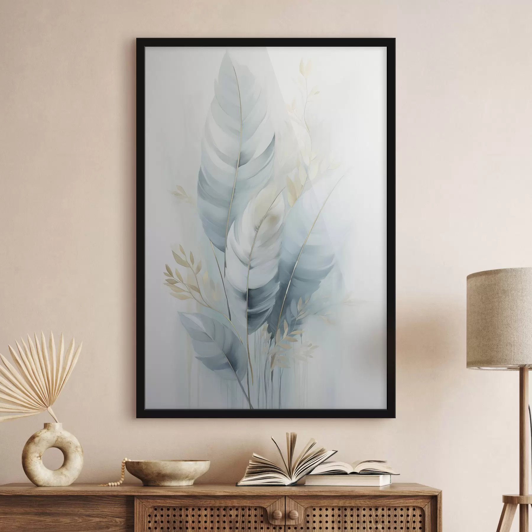 Papier peint De grandes plumes douces dans des tons de bleu et de blanc, ornées de délicates feuilles beiges f48749
