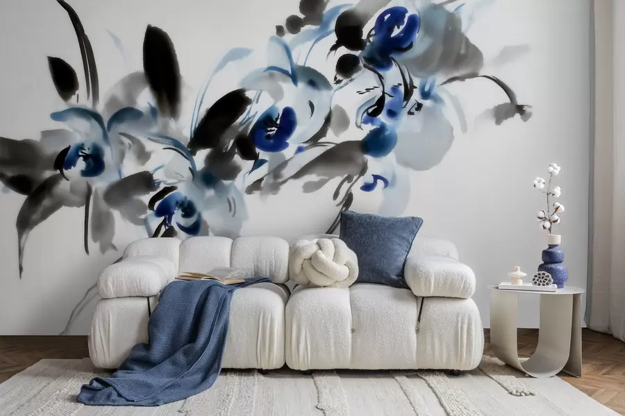 Papier peint De superbes fleurs abstraites dans un style aquarelle oriental, rehaussées de touches de bleu et de noir, avec des orchidées w09797