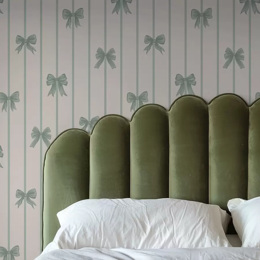 Papier peint Des nœuds verts sur un fond beige rayé a01162v1