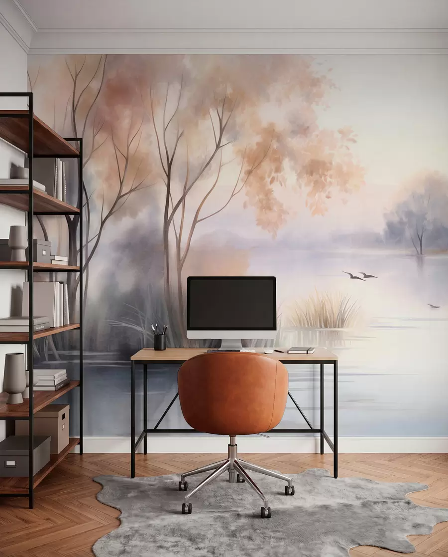 Papier peint Paysage : un lac brumeux parsemé d'arbres et de roseaux, avec des oiseaux en vol, dans un style aquarelle texturé w09866