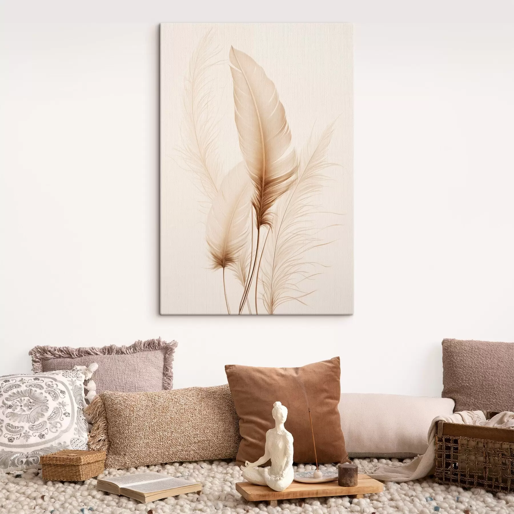 Tableau Des plumes brun clair et quelques brins d'herbe séchée sur un fond clair s49158