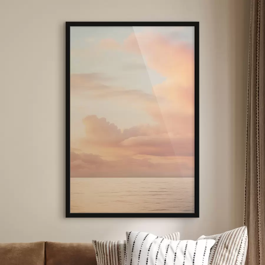 Papier peint Un ciel aux teintes pastel, parsemé de nuages cotonneux, au-dessus d'un océan calme et miroitant au coucher du soleil f49178