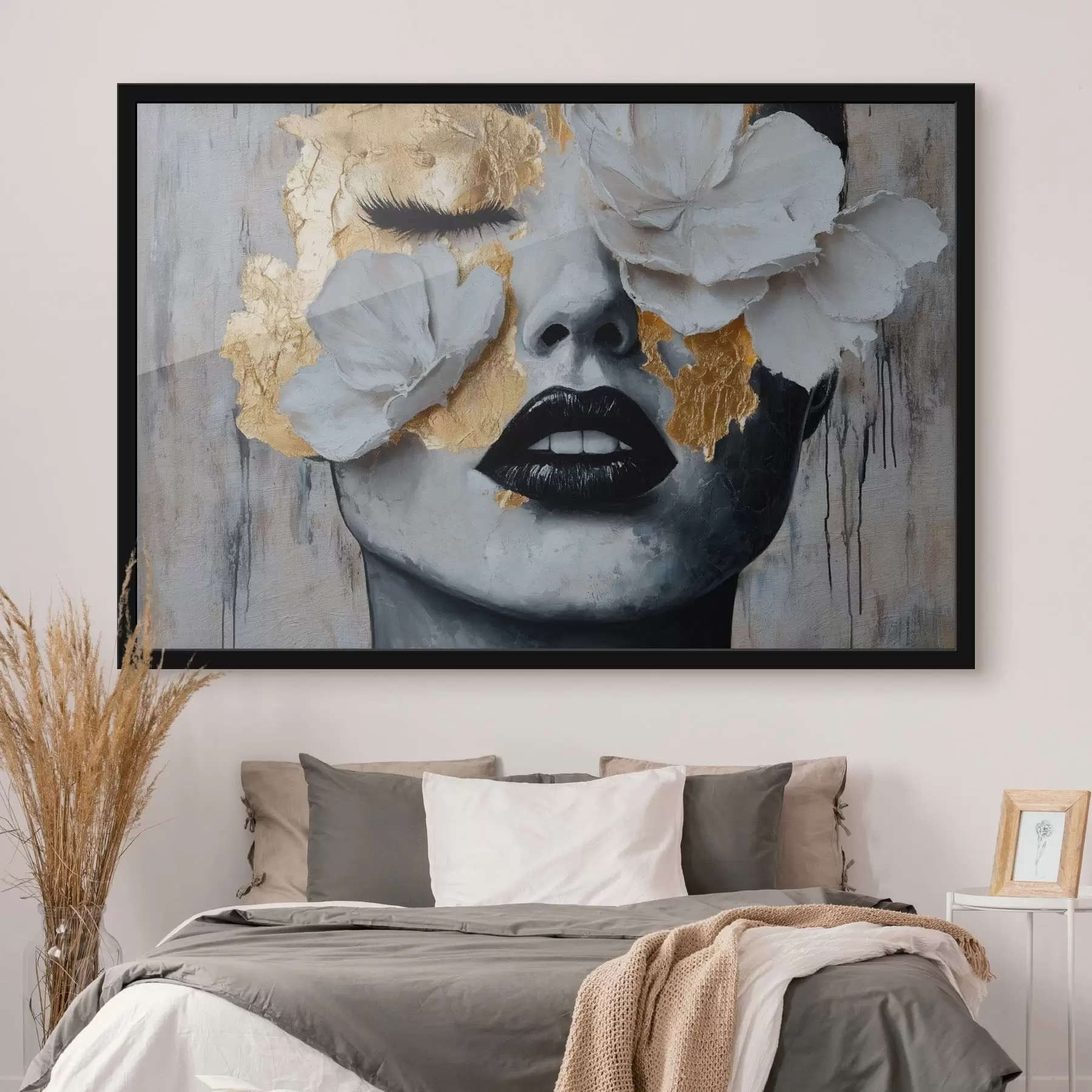 Papier peint Portrait féminin contrasté avec des fleurs f49206