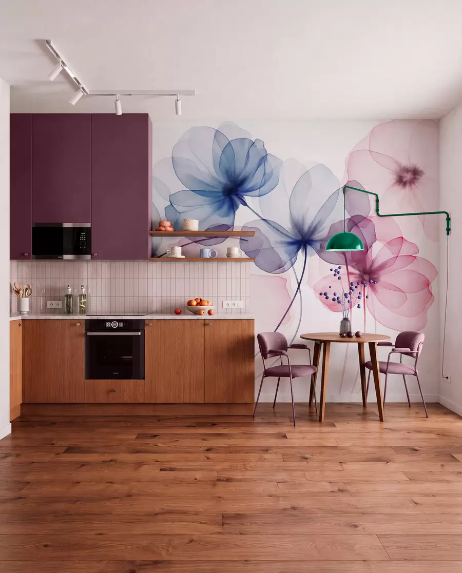 Papier peint Fleurs bleues et roses translucides et texturées sur fond clair, dont les pétales délicats se chevauchent w09892