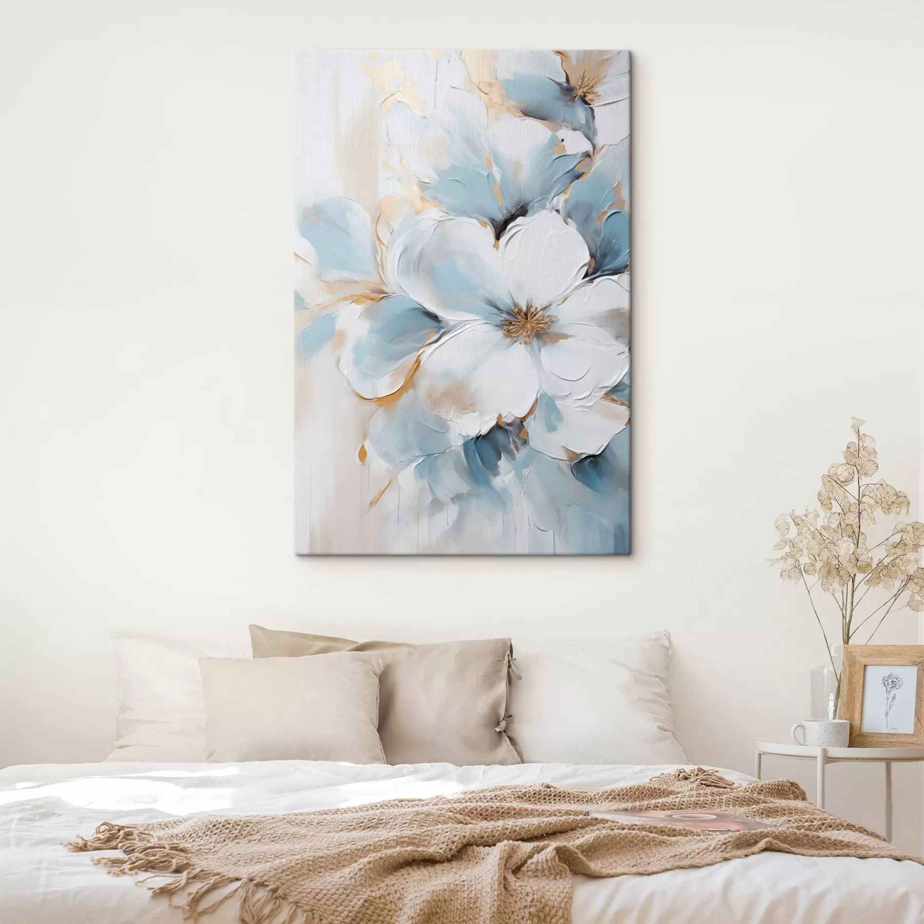 Tableau Fleurs blanches et bleu clair, style pictural aux touches texturées s49462