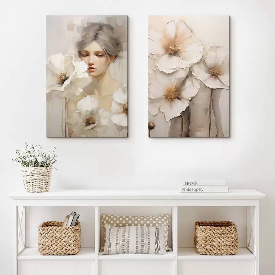 Tableau Portrait d'une femme avec de grandes fleurs blanches, sur un fond abstrait clair m30583