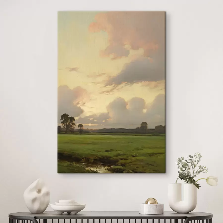 Tableau Un paysage représentant un champ herbeux avec des arbres au loin, sous un ciel nuageux s49773