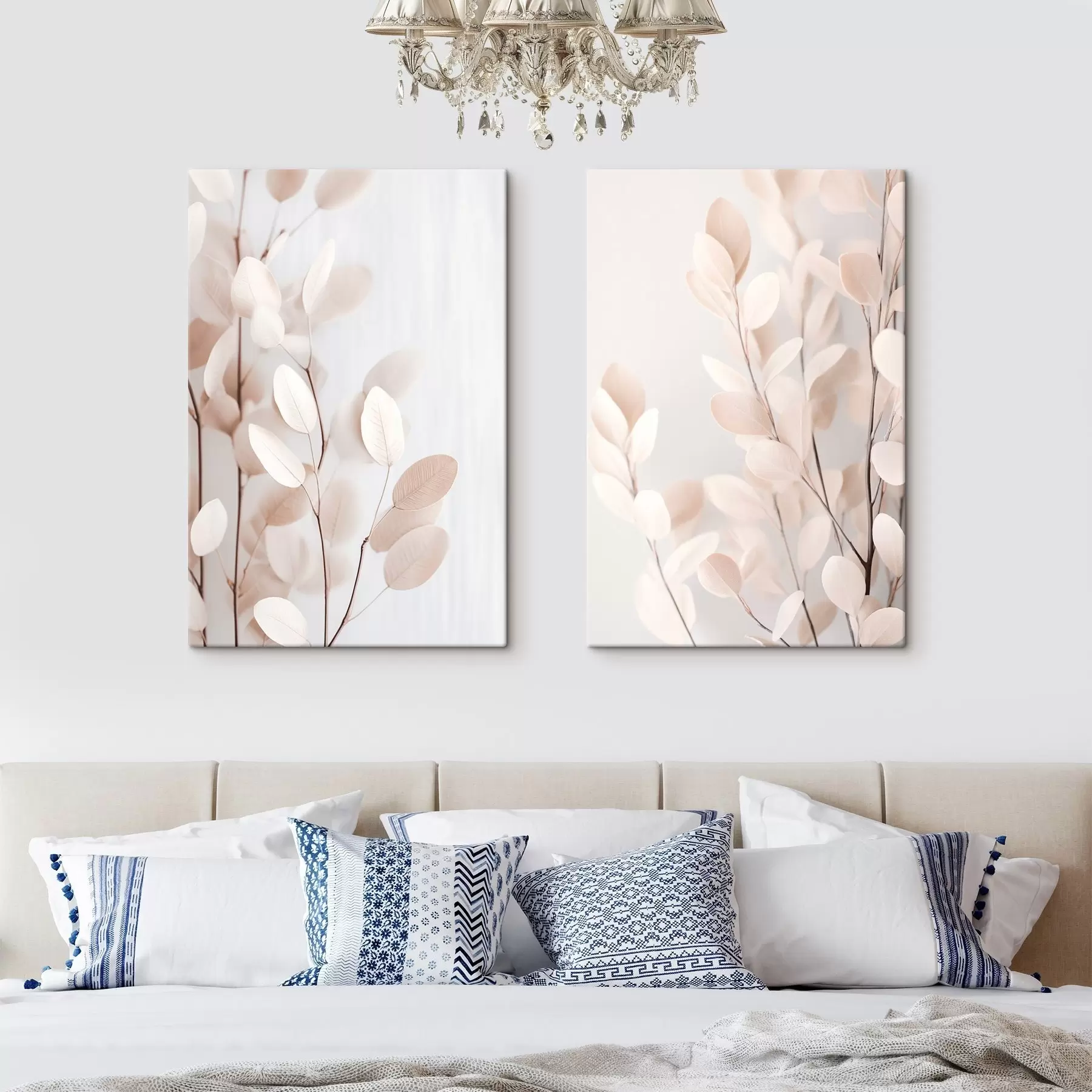 Tableau Des feuilles d'eucalyptus beige pâle sur un fond clair et texturé m30692