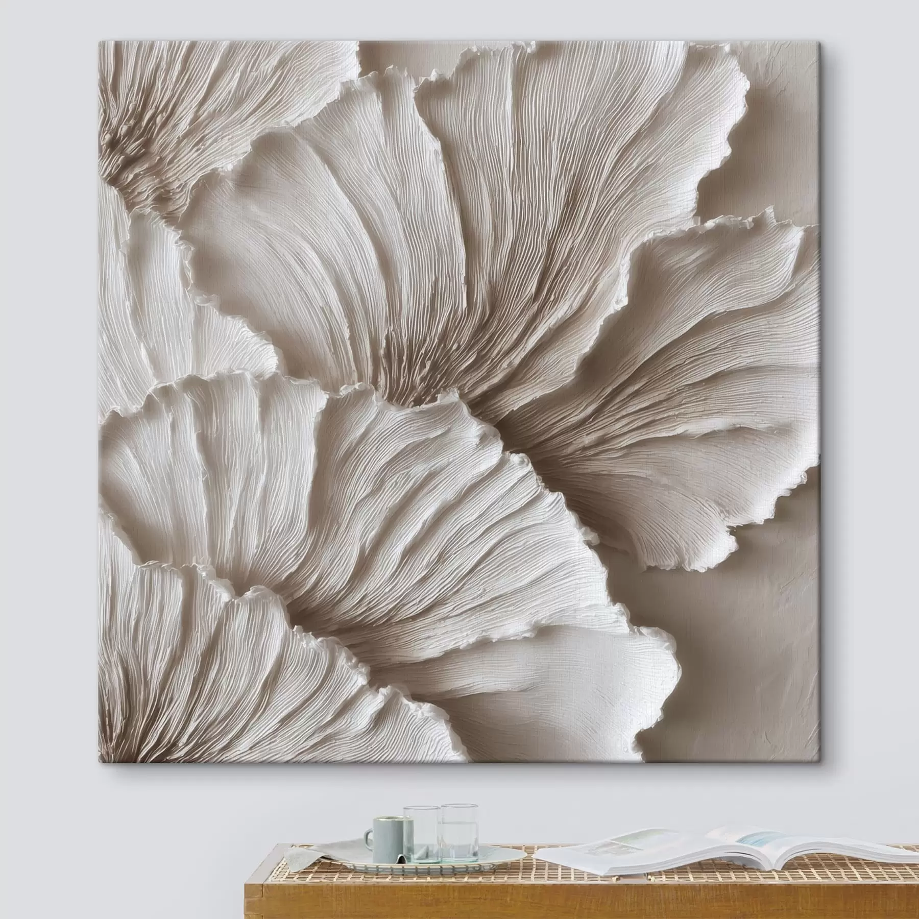 Tableau Abstraction texturée avec des pétales ondulés en relief, dans des tons clairs s49709