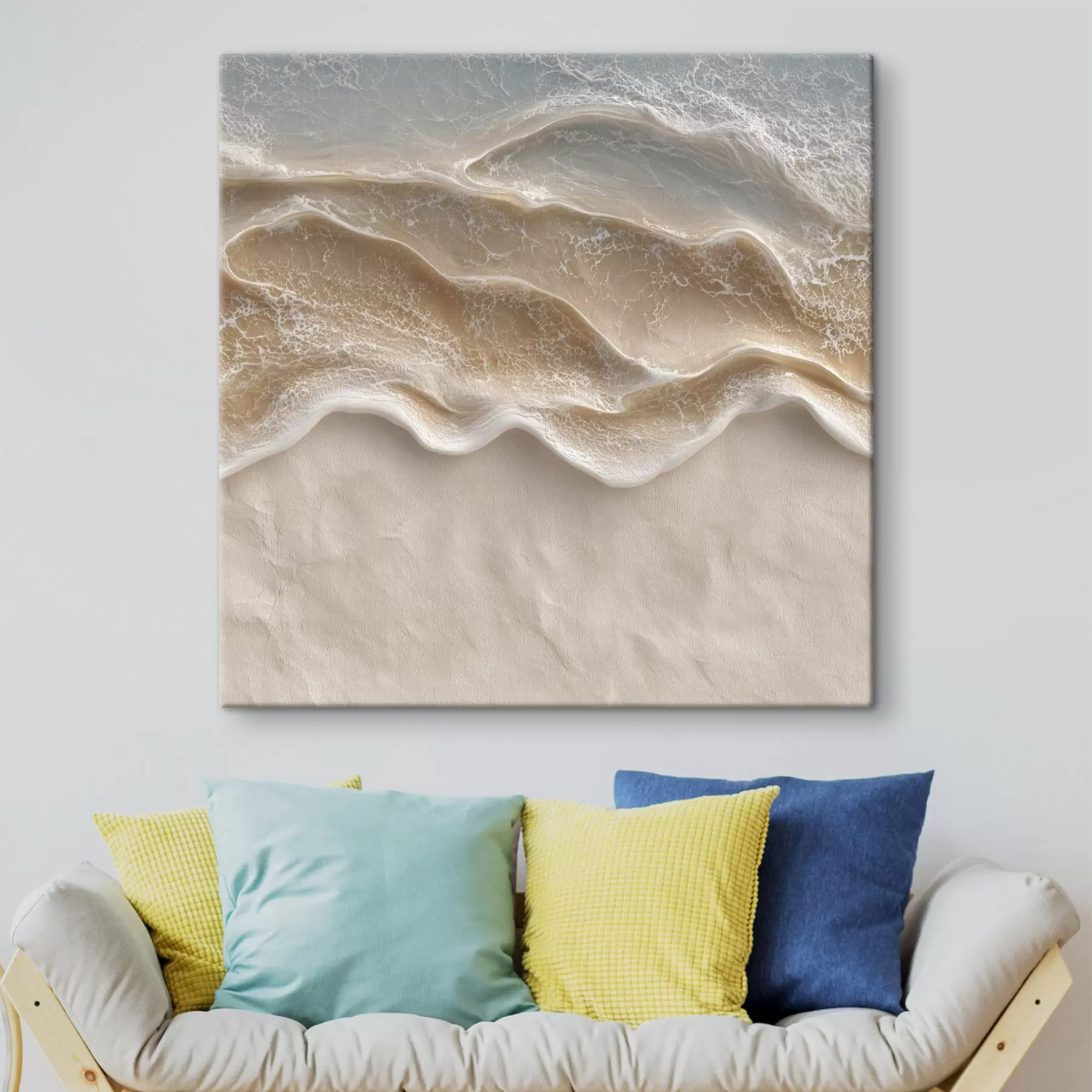 Tableau De l'écume de mer sur un fond beige clair, dans un style pictural contemporain s49714