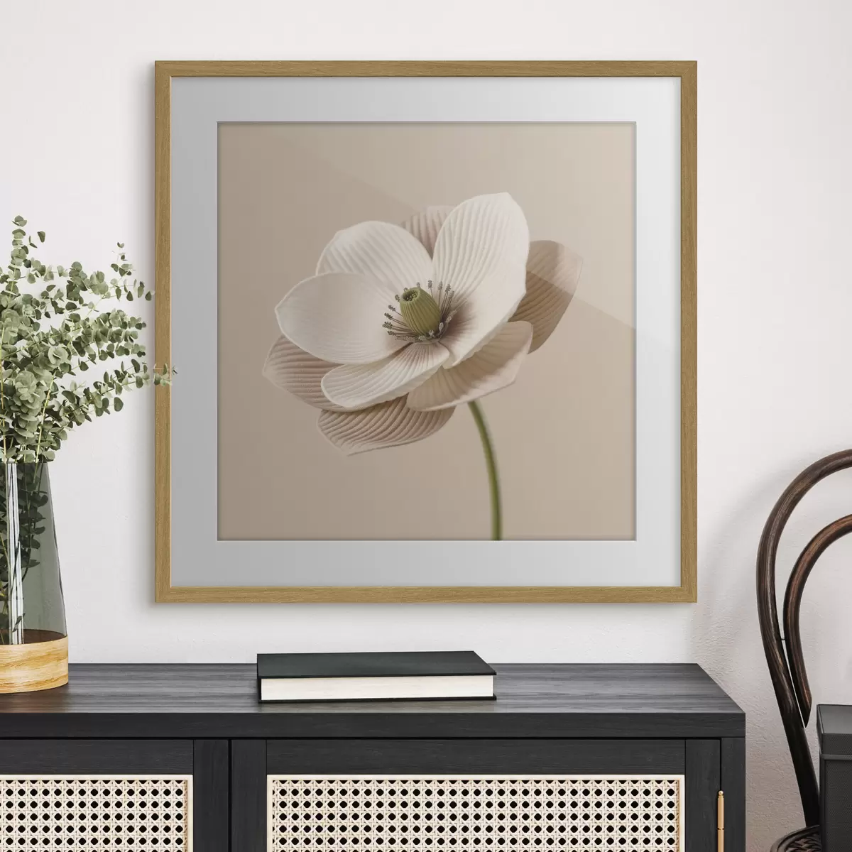 Poster Fleur aux pétales texturés, dans une palette de tons beiges, de style minimaliste f49719