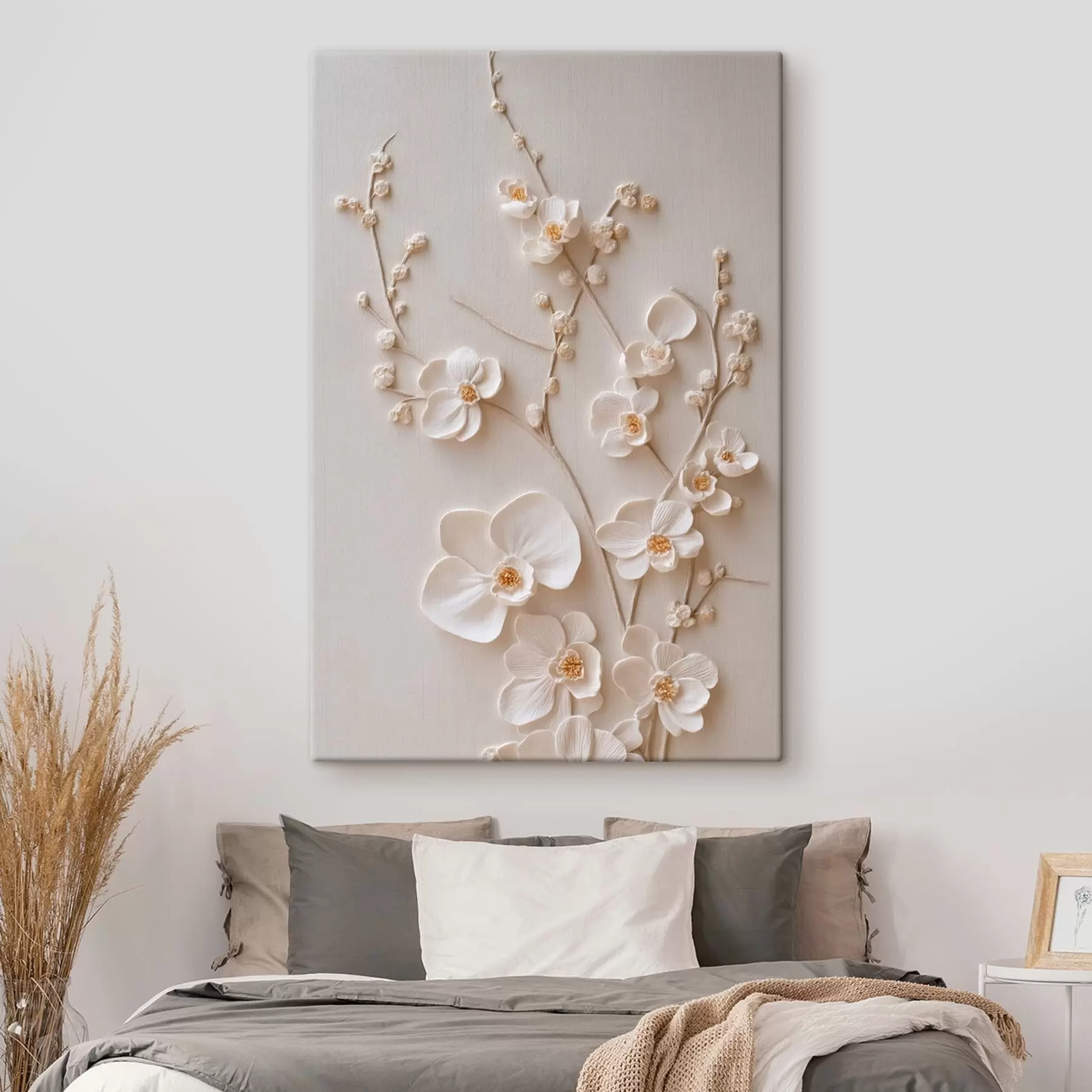 Tableau De volumineuses fleurs blanches sur des branches délicates s49957