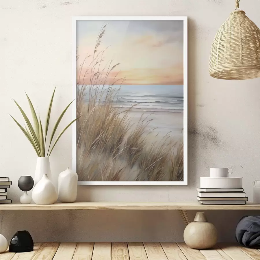 Papier peint Au premier plan, de hautes herbes sèches, avec une plage et l'océan en arrière-plan ; un coucher de soleil aux teintes pastel f50210