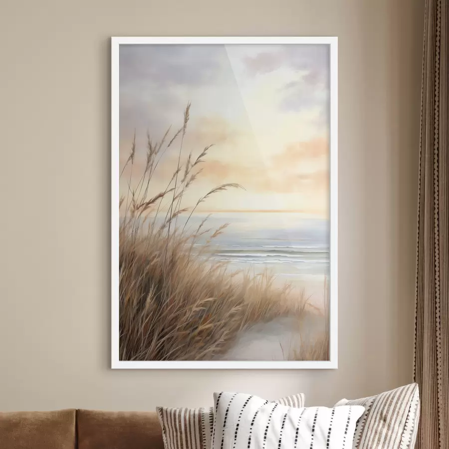 Papier peint Au premier plan, de hautes herbes sèches, avec une plage et l'océan en arrière-plan ; un coucher de soleil aux teintes pastel f50211