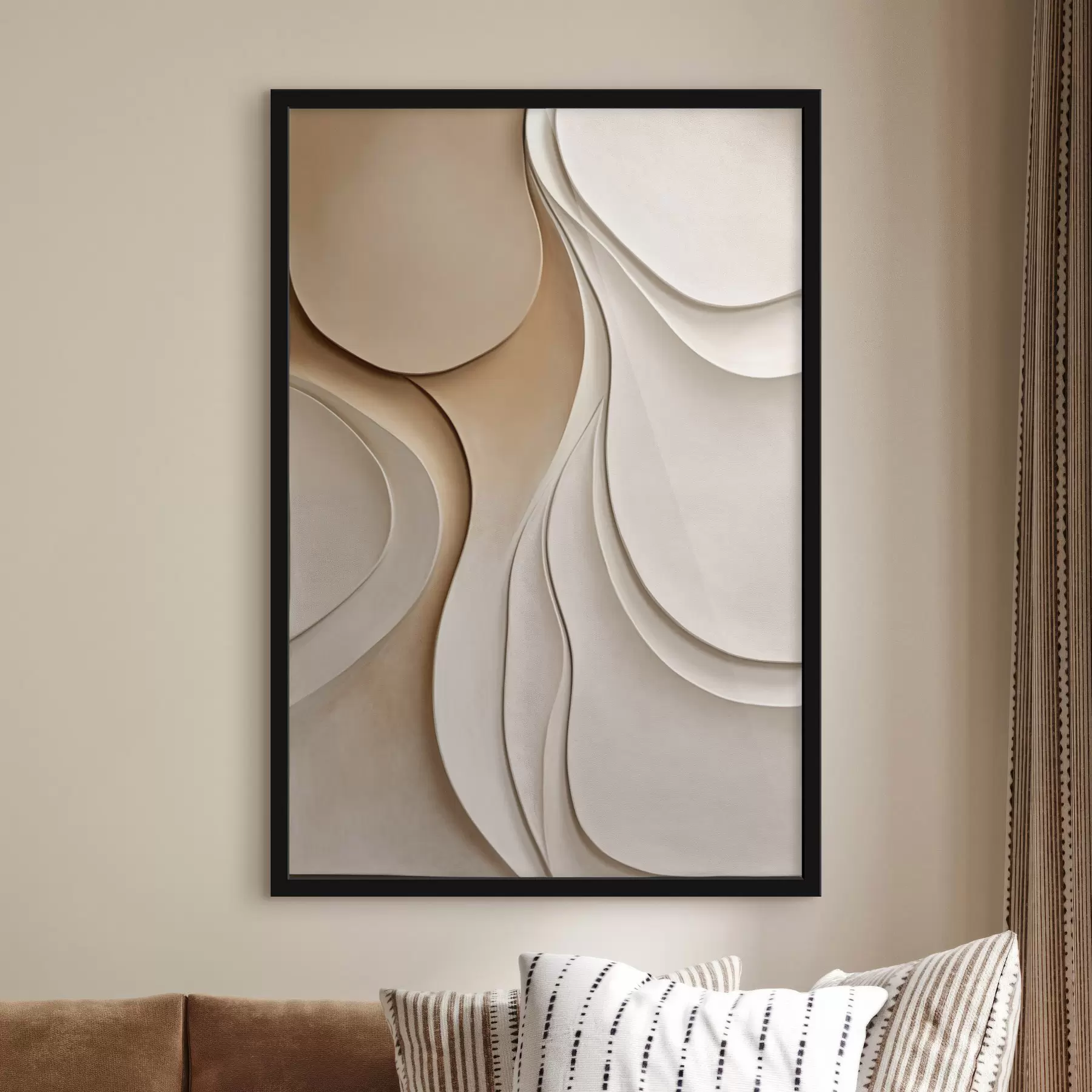 Papier peint Des formes abstraites, fluides et organiques, dans des tons neutres de beige et de crème, une œuvre d'art texturée f50224