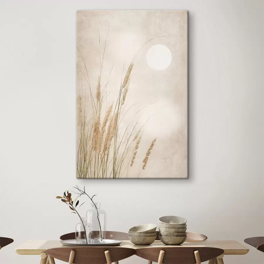 Tableau De hautes tiges d'herbe sèche, un arrière-plan à la texture floue, une pleine lune dans un ciel clair s50202
