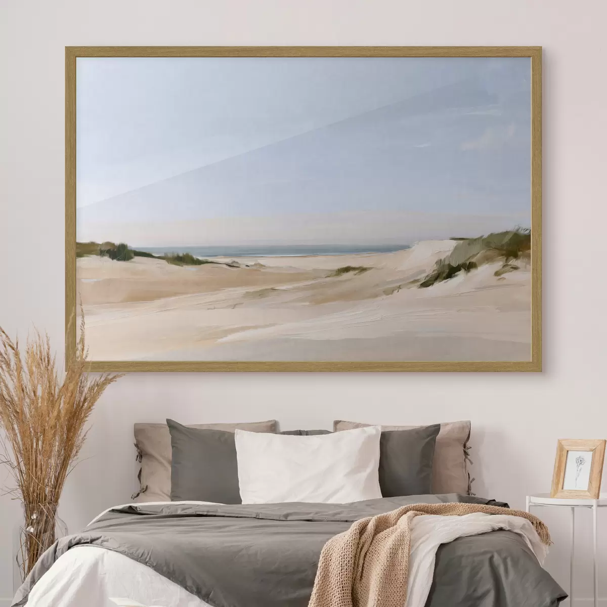 Poster Des herbes de plage au bord de la mer, baignées d'une lumière chaude f50576