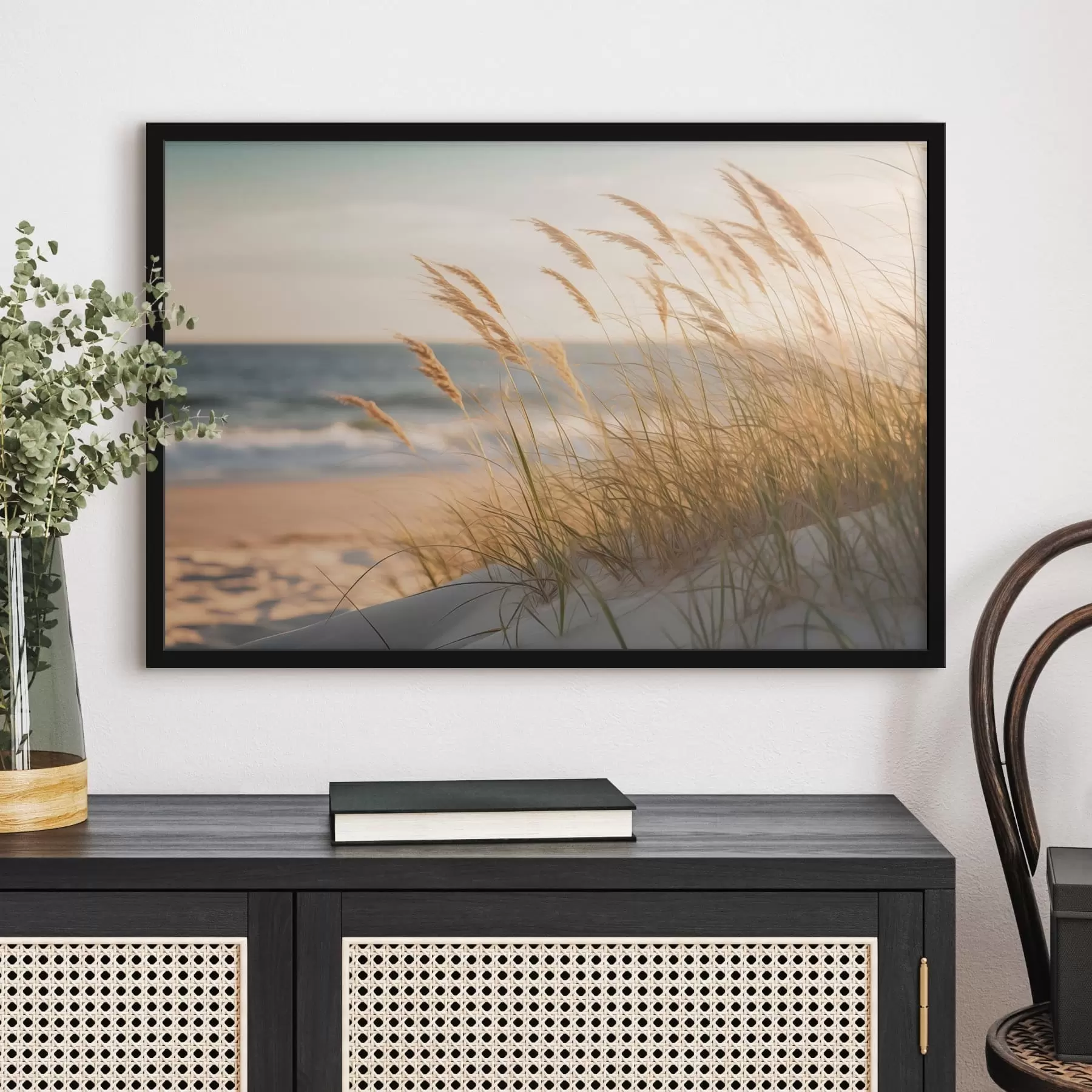 Papier peint Des dunes de sable pâle au bord d'une mer calme f50593