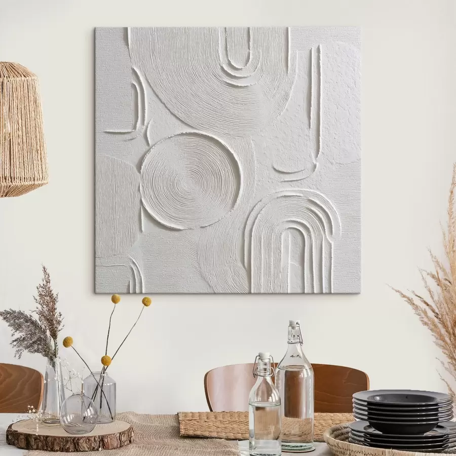Tableau Abstraction contemporaine en architecture d'intérieur, avec une surface en relief texturée dans une palette de blancs et de gris s50006
