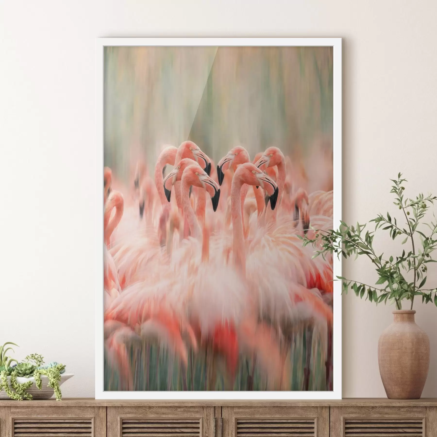 Papier peint Une volée de flamants roses avec un effet flou artistique, dans une palette de couleurs pastel f50008