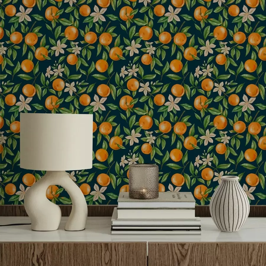 Papier peint Des oranges, des feuilles vertes et des fleurs blanches sur fond sombre a01262v3