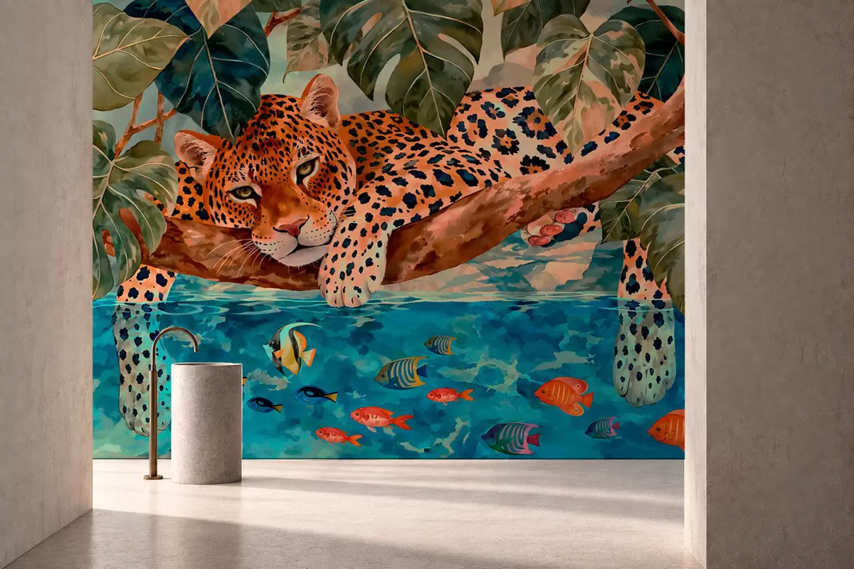 Papier peint Un léopard parmi les feuilles tropicales au-dessus de l'eau, avec des poissons w05954v1