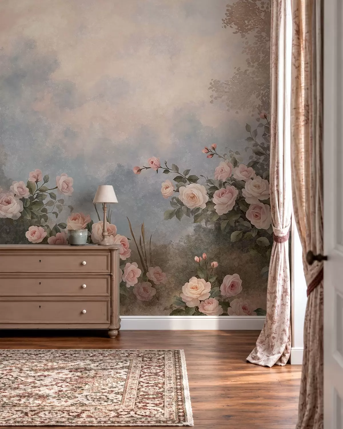 Papier peint Des rosiers aux fleurs roses éclatantes se détachant sur un paysage brumeux w05888